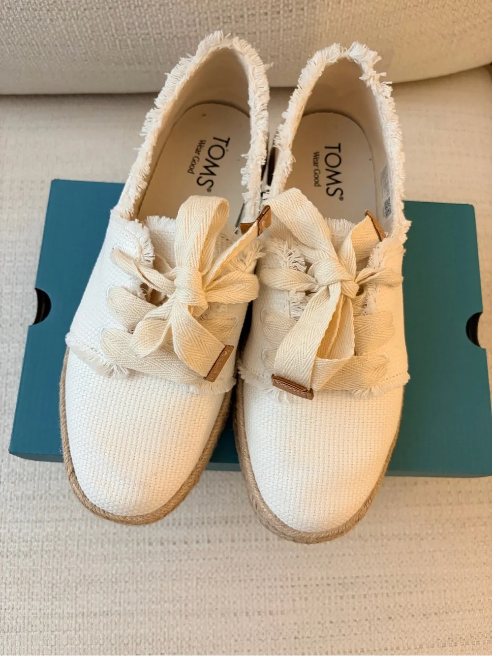 Toms lightweight cream